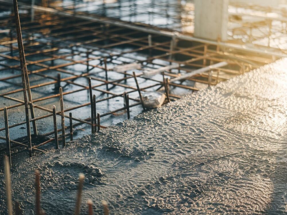 Fundamenty betonowe w trakcie schnięcia